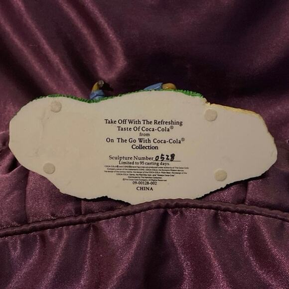 Hamilton Coca Cola Collection Take Off With Refreshing Coca-Cola Taste Figurine - Picture 5 of 10